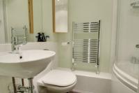 Mid-Terrace House, 3 bedrooms, Freehold