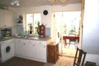 Mid-Terrace House, 2 bedrooms, Freehold