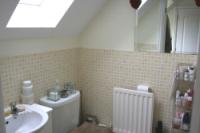 Mid-Terrace House, 3 bedrooms, Freehold