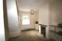 Mid-Terrace House, 2 bedrooms, Freehold