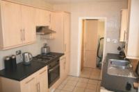 Mid-Terrace House, 3 bedrooms, Freehold