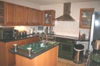 Mid-Terrace House, 3 bedrooms, Freehold