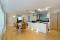 Flat / Apartment, 4 bedrooms, Leasehold