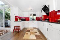 End-of-Terrace House, 4 bedrooms, Freehold