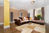 End-of-Terrace House, 4 bedrooms, Freehold