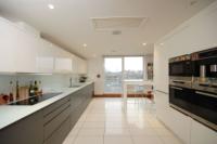 Flat / Apartment, 3 bedrooms, Leasehold