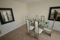 Mid-Terrace House, 4 bedrooms, Freehold
