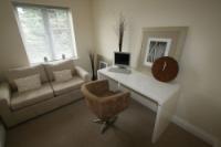 Mid-Terrace House, 4 bedrooms, Freehold