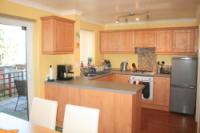 Mid-Terrace House, 3 bedrooms, Freehold
