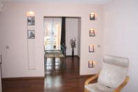 Mid-Terrace House, 3 bedrooms, Freehold