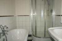 Semi-Detached House, 5 bedrooms, Freehold