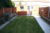 Mid-Terrace House, 4 bedrooms, Freehold