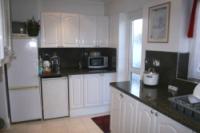 Mid-Terrace House, 4 bedrooms, Freehold