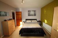 Bungalow, 5 bedrooms, Freehold