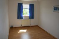 Mid-Terrace House, 3 bedrooms, Freehold