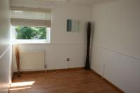 Mid-Terrace House, 3 bedrooms, Freehold
