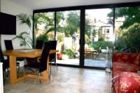 Mid-Terrace House, 3 bedrooms, Freehold