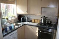 Mid-Terrace House, 2 bedrooms, Unfurnished