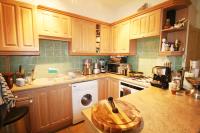 Mid-Terrace House, 2 bedrooms, Furnished