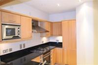 Flat / Apartment, 3 bedrooms, Unfurnished