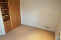 Flat / Apartment, 3 bedrooms, Unfurnished