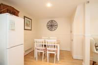 Detached House, 2 bedrooms, Unfurnished