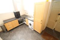 Detached House, 2 bedrooms, Unfurnished