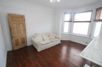 Mid-Terrace House, 4 bedrooms, Unfurnished