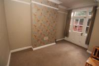 Mid-Terrace House, 4 bedrooms, Unfurnished