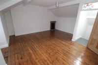 Mid-Terrace House, 4 bedrooms, Unfurnished