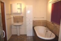 Detached House, 3 bedrooms, Unfurnished