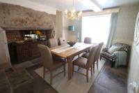 Mid-Terrace House, 4 bedrooms, Freehold