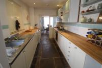Mid-Terrace House, 4 bedrooms, Freehold