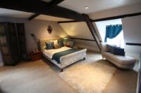 Mid-Terrace House, 4 bedrooms, Freehold