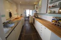 Mid-Terrace House, 4 bedrooms, Freehold
