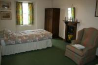 Mid-Terrace House, 7 bedrooms, Freehold