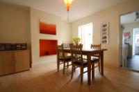 Mid-Terrace House, 2 bedrooms, Leasehold
