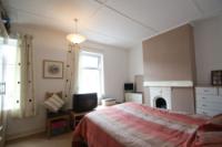 Mid-Terrace House, 2 bedrooms, Leasehold