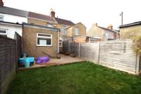 Mid-Terrace House, 2 bedrooms, Leasehold
