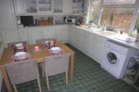 Semi-Detached House, 4 bedrooms, Freehold