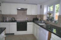 Mid-Terrace House, 4 bedrooms, Freehold