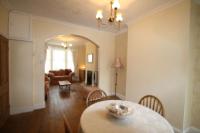 Mid-Terrace House, 3 bedrooms, Freehold