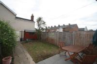 Mid-Terrace House, 3 bedrooms, Freehold