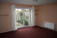Mid-Terrace House, 2 bedrooms, Freehold