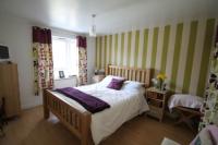 Mid-Terrace House, 3 bedrooms, Freehold