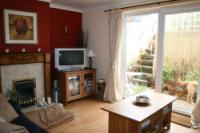 Mid-Terrace House, 2 bedrooms, Leasehold