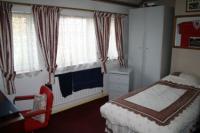 Semi-Detached House, 3 bedrooms, Freehold
