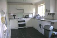 Mid-Terrace House, 3 bedrooms, Freehold