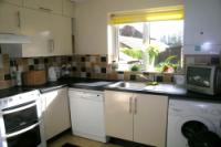 Mid-Terrace House, 3 bedrooms, Freehold