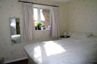 Mid-Terrace House, 3 bedrooms, Freehold